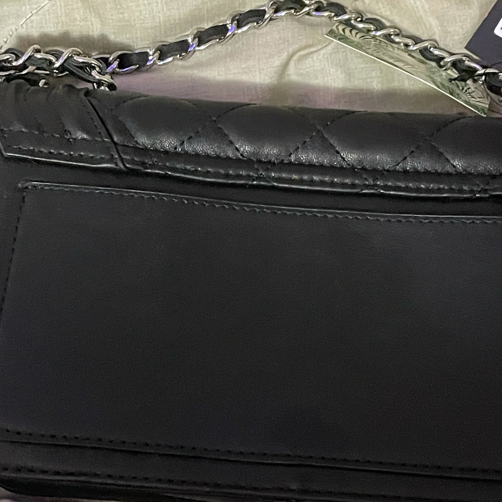Badgley Mischka letter lock crossbody 💼
